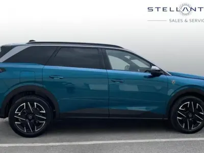 Used Peugeot 5008 GT 134 HP (98 kW) 2025 Blue SUV