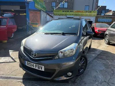 Used Toyota Yaris Multidrive S 99 HP (72 kW) 2014 Grey Hatchback