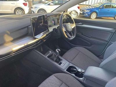 Second-hand VW Golf VIII Match 115 CP (84 kW) 2025 Alb Hatchback