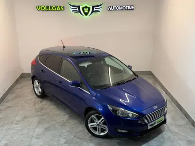 Begagnad Ford Focus Zetec 125 HK (91 kW) 2018 Blå Halvkombi