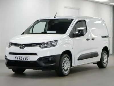 Used Toyota Proace 100 HP (73 kW) 2023 White MPV