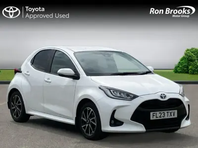 Used Toyota Yaris Design 91 HP (66 kW) 2023 White Hatchback