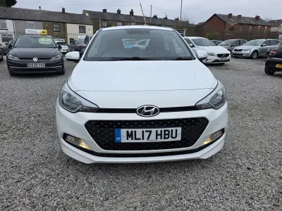 Used Hyundai i20 SE 84 HP (61 kW) 2017 White Hatchback