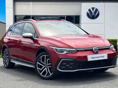 Used VW Golf Alltrack 200 HP (147 kW) 2022 Red Estate