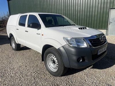 Used Toyota HiLux Active 140 HP (102 kW) 2016 White Pickup