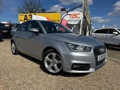 Usado Audi A1 Sportback Sport 125 HP (91 kW) 2015 Prateado Citadino