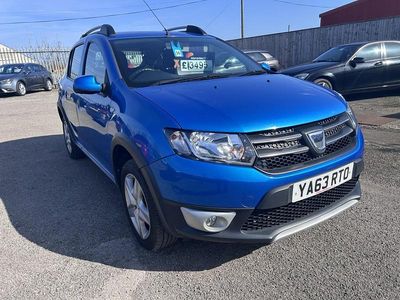 Used Dacia Sandero Lauréate 90 HP (66 kW) 2014 Blue Hatchback