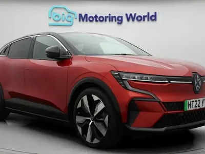 Used Renault Megane E-Tech Techno 161 kW (220 HP) 2022 Red and black Hatchback