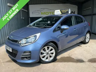Used Kia Rio 89 HP (65 kW) 2015 Blue Hatchback