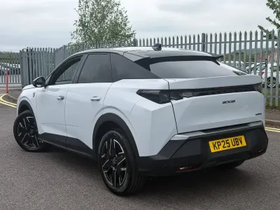 Używany Peugeot 3008 GT 134 KM (98 kW) 2025 Biały SUV