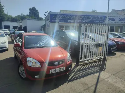 Used Kia Rio 95 HP (69 kW) 2009 Red Hatchback