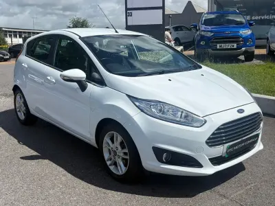 Used Ford Fiesta Zetec 100 HP (73 kW) 2015 White Hatchback