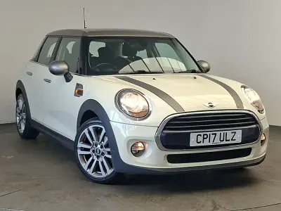 Used Mini Cooper Seven 136 HP (100 kW) 2017 White Hatchback