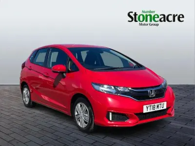 Używany Honda Jazz S 102 KM (75 kW) 2018 Czerwony Hatchback
