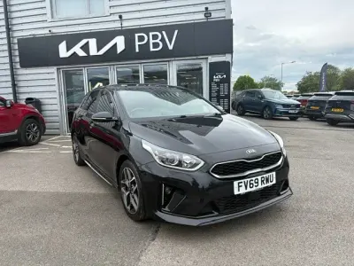 Käytetty Kia Ceed GT-Line 2019 Musta Viistoperä