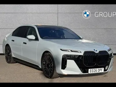 New BMW 750e M Sport 489 HP (359 kW) 2026 Brooklyn grey Sedan