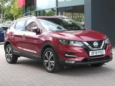 Used Nissan Qashqai N-Connecta 138 HP (101 kW) 2019 Red SUV