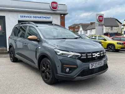 Begagnad Dacia Jogger Extreme 110 HK (80 kW) 2023 Grå Minibuss