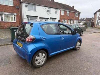 Used Toyota Aygo 67 HP (49 kW) 2010 Blue Hatchback