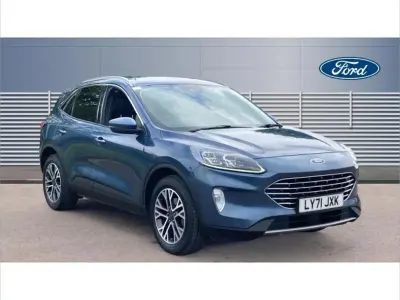 Käytetty Ford Kuga Titanium 120 HP (88 kW) 2022 Sininen Katumaasturi