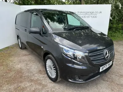 Usado Mercedes Vito Premium 2021 Cinzento Van