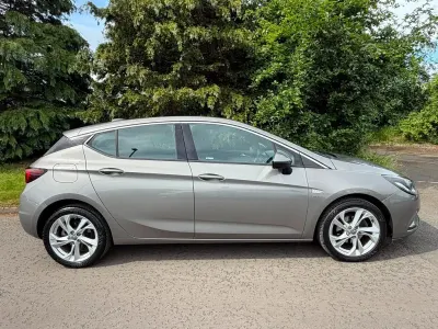 Used Vauxhall Astra SRi 100 HP (73 kW) 2017 Grey Hatchback