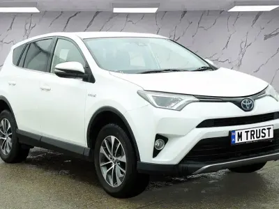 Used Toyota RAV4 Hybrid 197 HP (144 kW) 2018 White SUV