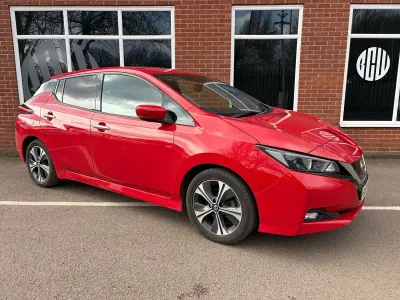 Used Nissan Leaf N-Connecta 110 kW (150 HP) 2022 Red Hatchback