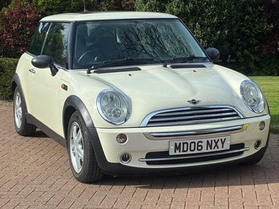 Usado Mini ONE Hatch 90 CV (66 kW) 2006 Blanco Utilitario