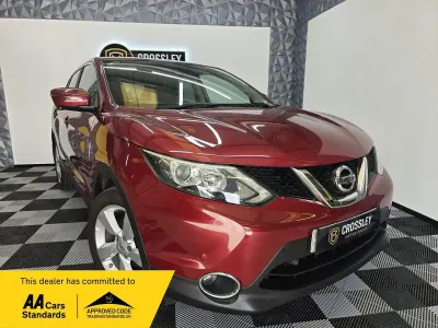 Used Nissan Qashqai N-TEC 130 HP (95 kW) 2015 Red SUV