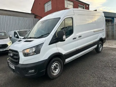 Usado Ford Transit 130 HP (95 kW) 2022 Branco Van
