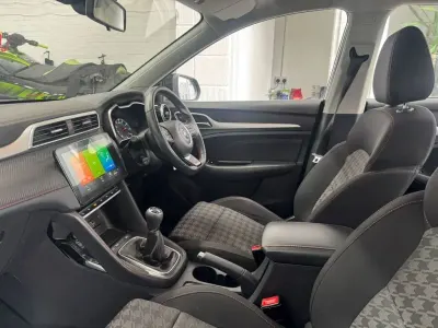Käytetty MG ZS Excite 106 HP (77 kW) 2022 Musta Katumaasturi