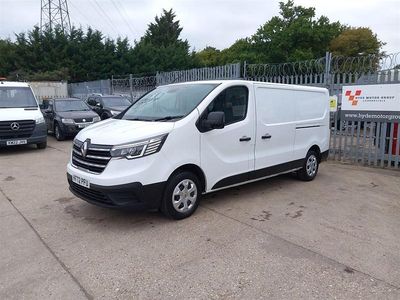White Used 2023 Renault Trafic Business MPV | £12,995 (Good price)