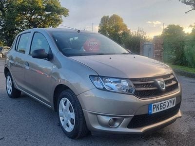 Used Dacia Sandero Ambiance 73 HP (53 kW) 2015 Beige Hatchback
