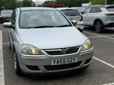 Second-hand Vauxhall Corsa Design Edition 2006 Argintiu Hatchback