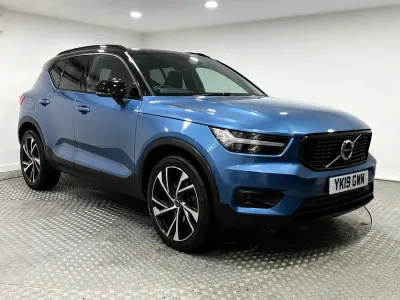 Begagnad Volvo XC40 R-Design Pro 190 HK (139 kW) 2019 Blå SUV