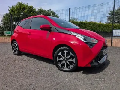 Used Toyota Aygo X-plore 72 HP (52 kW) 2019 Red Hatchback