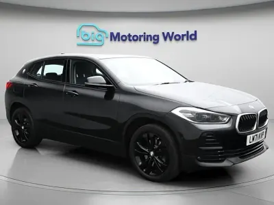 Begagnad BMW X2 Sport Line 178 HK (130 kW) 2022 Svart SUV