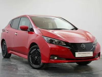 Used Nissan Leaf N-Connecta 160 kW (218 HP) 2023 Red Hatchback