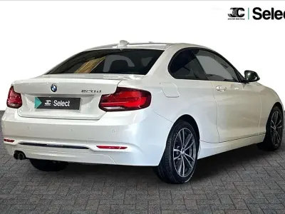 Begagnad BMW 220 Sport Line 187 HK (137 kW) 2020 Vit Sportkupé