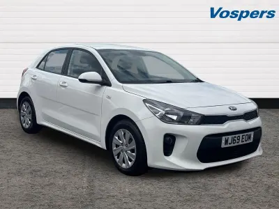Begagnad Kia Rio 2019 Vit Halvkombi