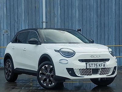 Nowe Fiat 600 La Prima 136 KM (100 kW) 2025 Biały SUV