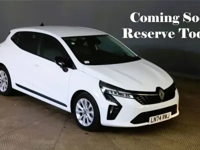 Used Renault Clio Evolution 90 HP (66 kW) 2024 White Hatchback