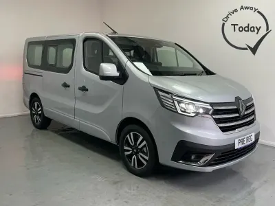 New Renault Trafic 170 HP (125 kW) 2025 Silver