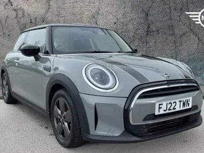 Używany Mini Cooper Classic 134 KM (98 kW) 2022 Szary Hatchback