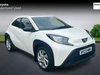 Used Toyota Aygo X PURE 72 HP (52 kW) 2023 White SUV