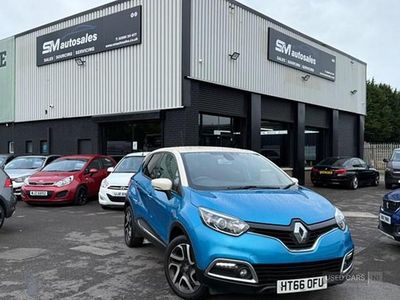 Blue/cream Used 2017 Renault Captur Dynamique SUV | £6,750 (Fair price)