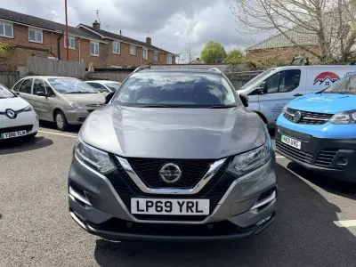 Używany Nissan Qashqai N-Connecta 140 KM (102 kW) 2020 Szary SUV