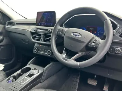 Usado Ford Kuga Titanium 120 CV (88 kW) 2021 Plateado SUV