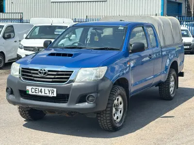 Used Toyota HiLux Active 144 HP (105 kW) 2014 Blue Pickup